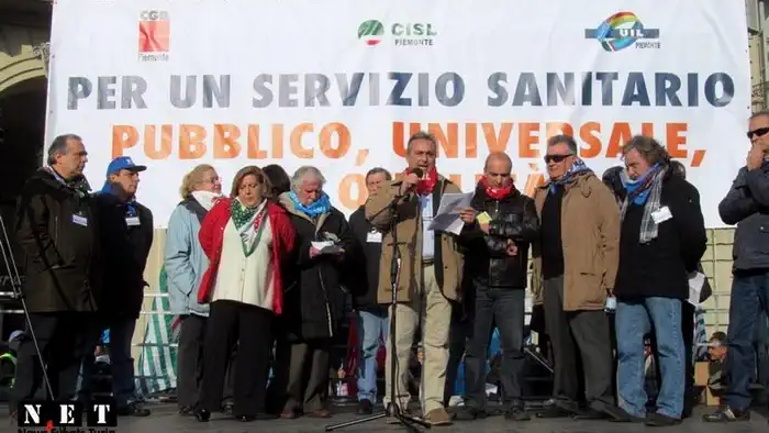 Итальянское правительство прижимает медицинские услуги в Турине