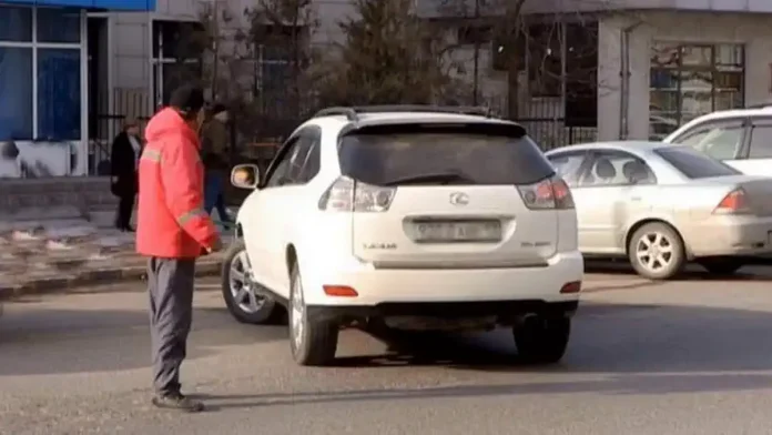 Нелегальные парковщики Италии - Вымогатели на автостоянках в Турине