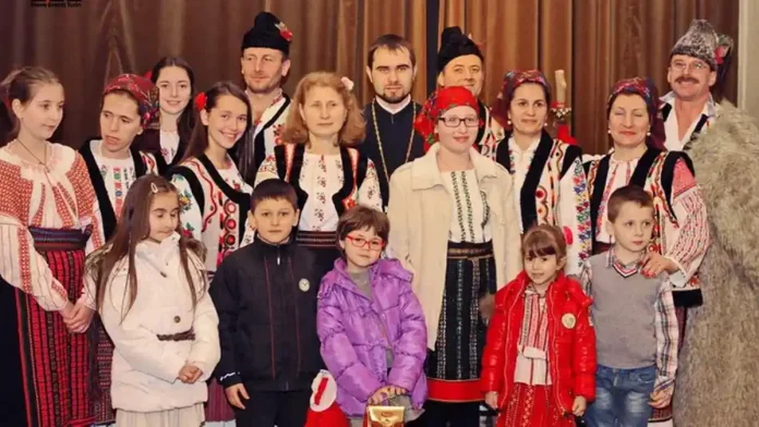 Moldoveni din Torino - "Șezătoarea bădantelor"