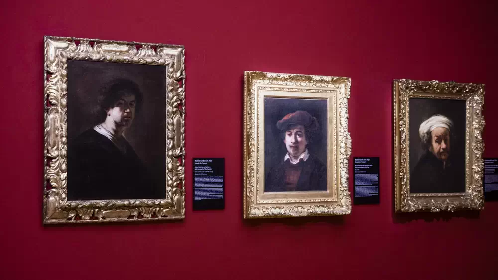 Турин, в Королевских музеях выставка, посвященная Рембрандту, включает около двадцати работ.