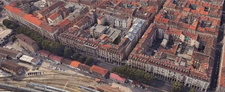 Вид сверху на часть Турина фото с дрона